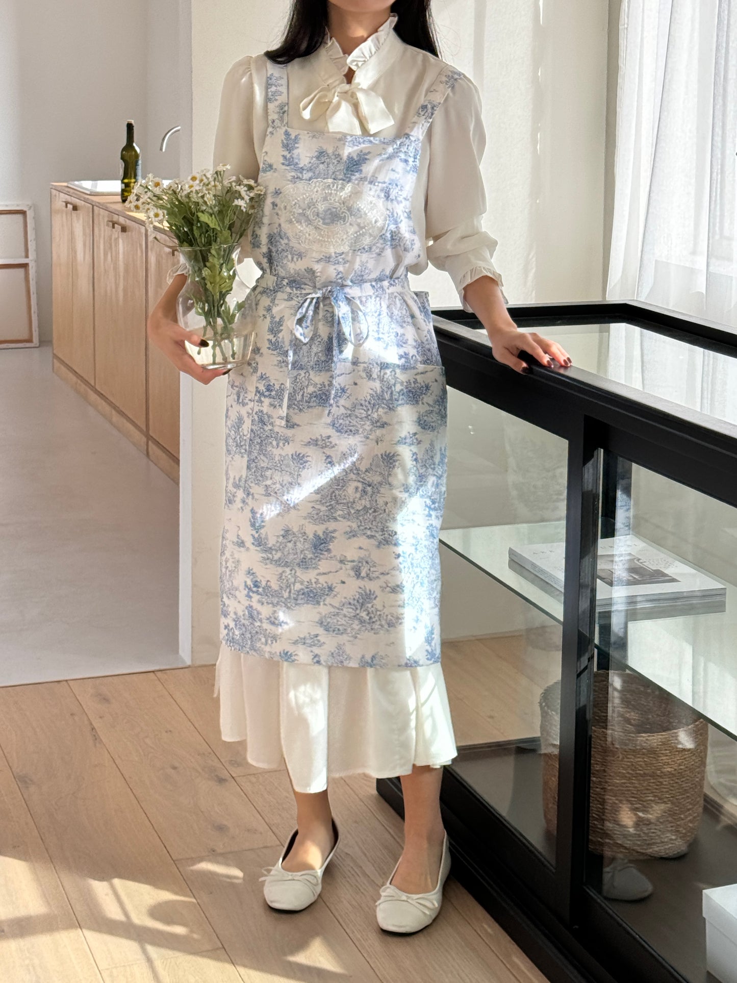 Velouving l Toile De Jouy Apron (Blue)