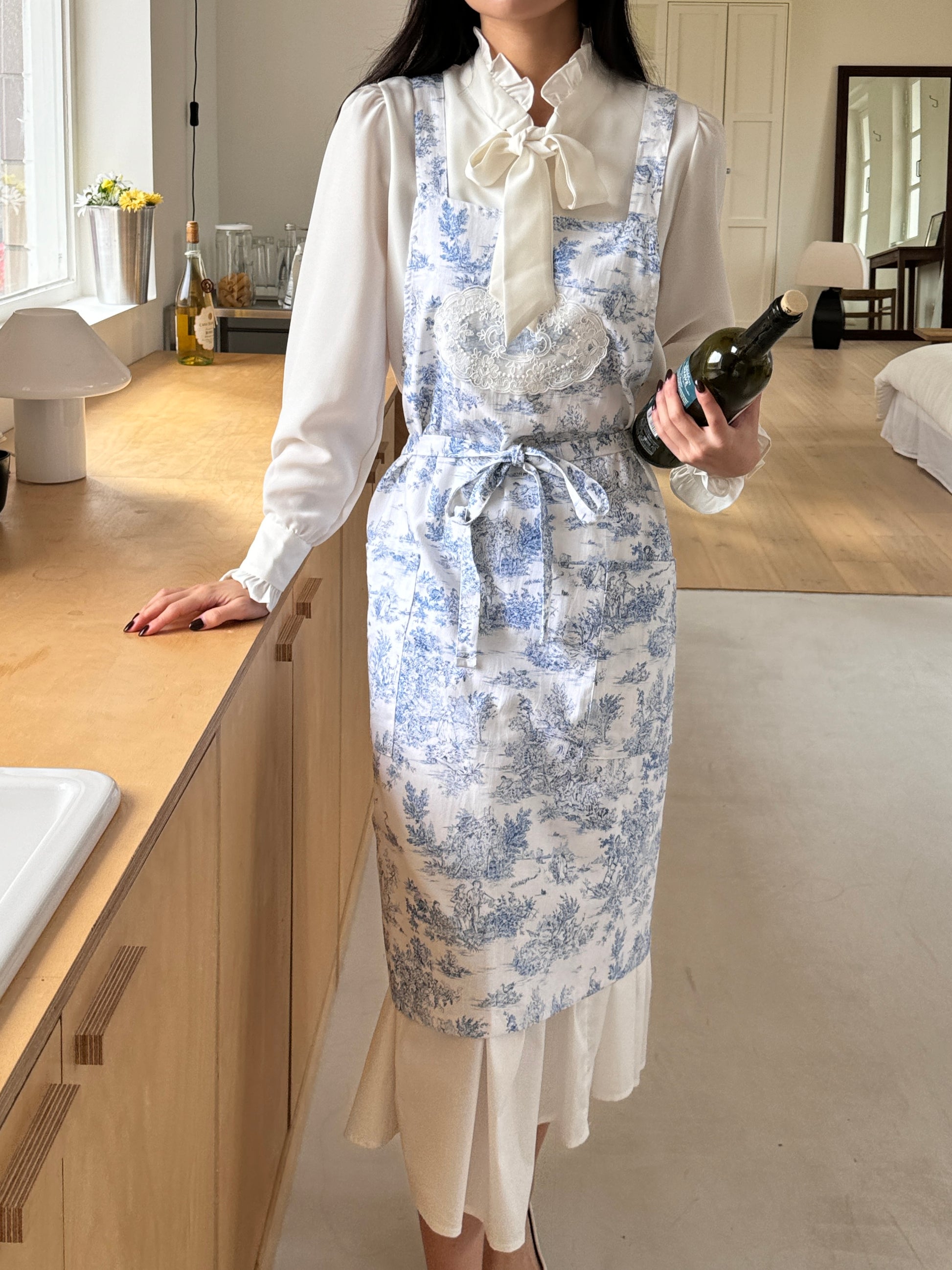 Velouving Toile De Jouy Apron featuring a timeless French-inspired pattern