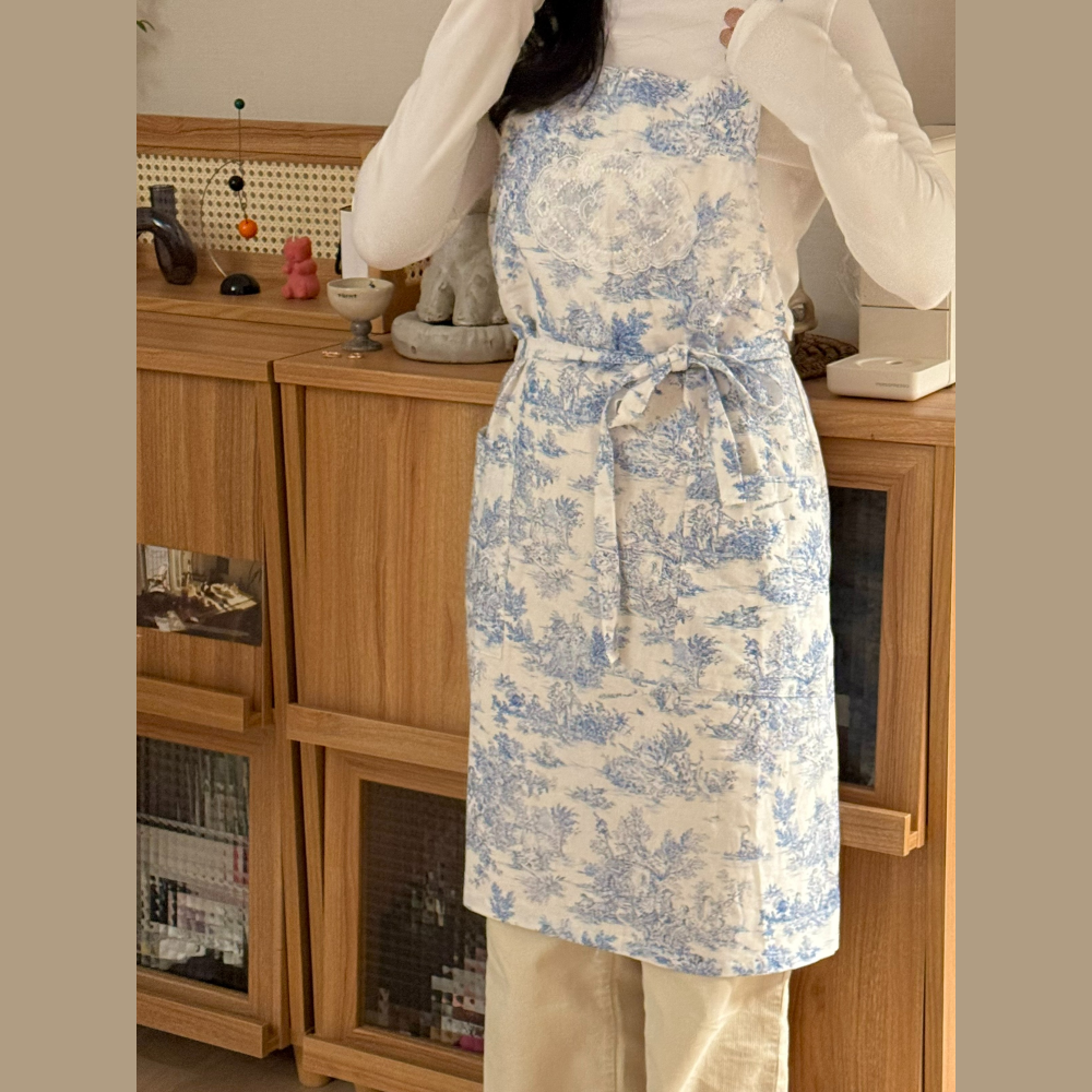 Sophisticated apron perfect for florists and boutique shops